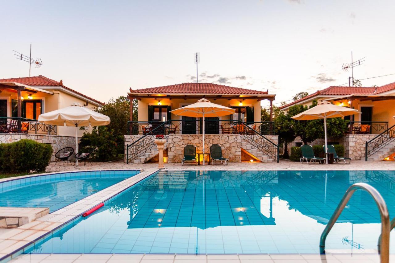 Dukes Poolside Houses Parálion Ástros エクステリア 写真