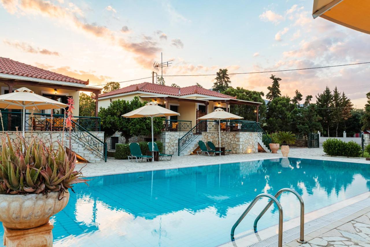 Dukes Poolside Houses Parálion Ástros エクステリア 写真